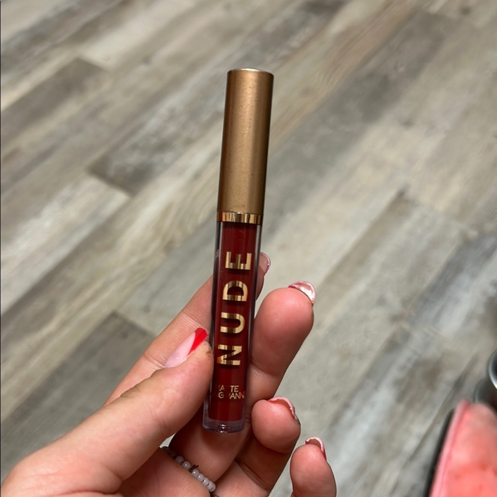 NUDE Red Lipstick Bold Color Long-lasting Formula